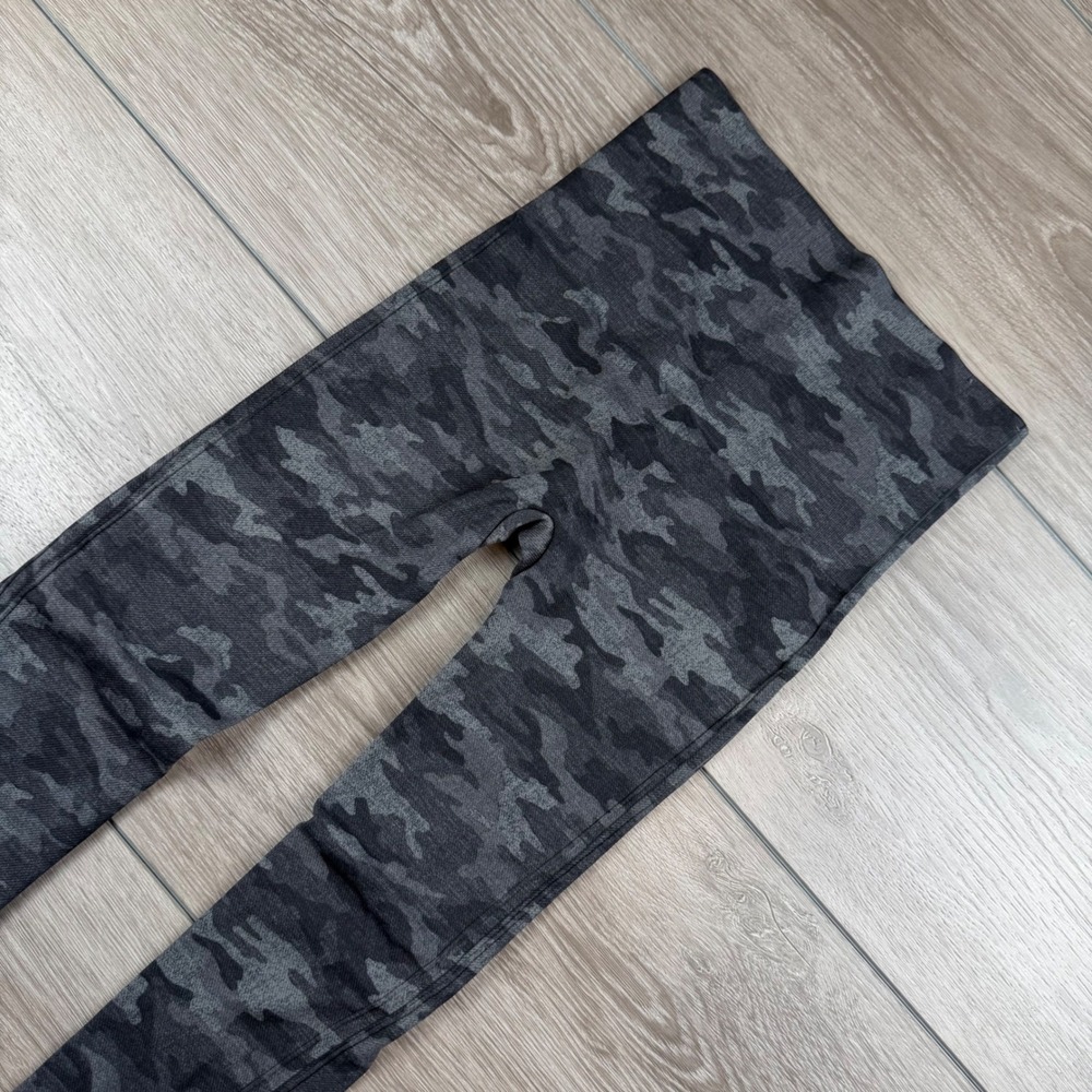 Spanx Womens Leggings Look at Me Now Seamless Camo Grey S